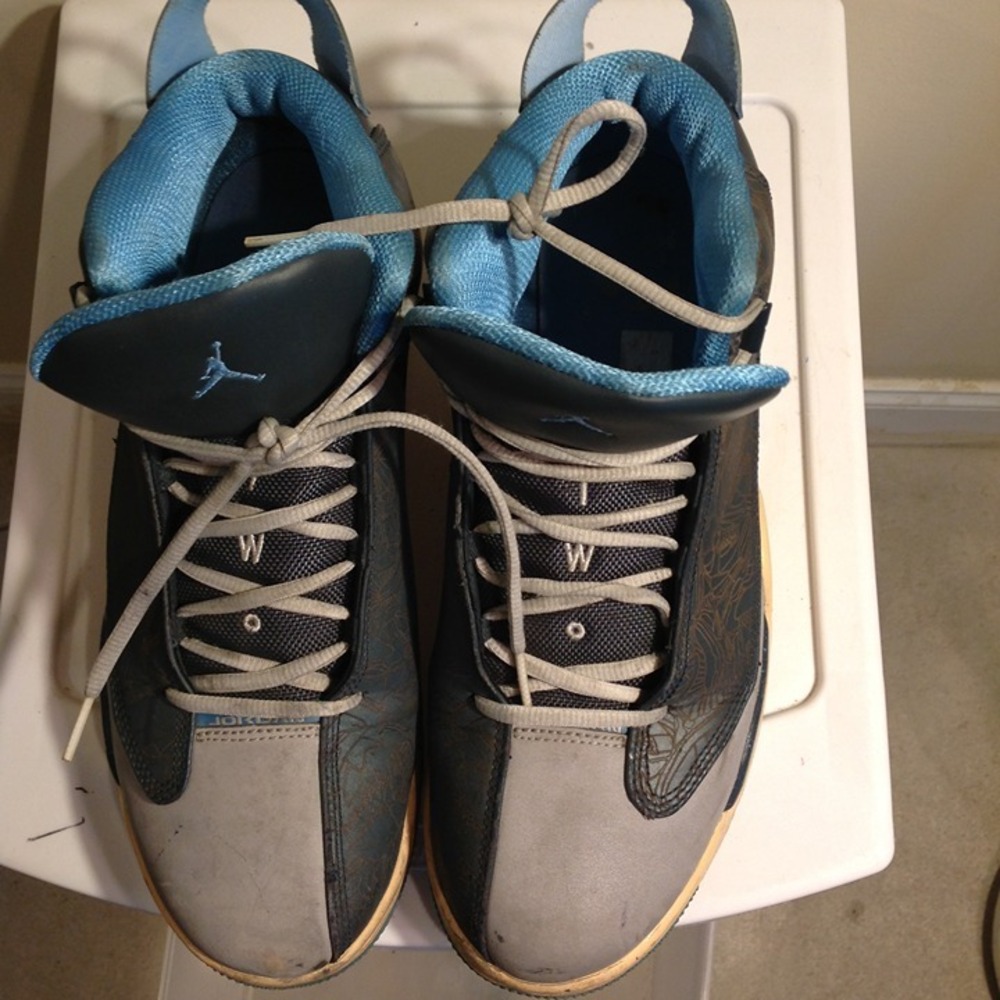 Jordan Dub Zero Men's Size 10 Blue Gray Laser‎ Etched Retro Sneakers